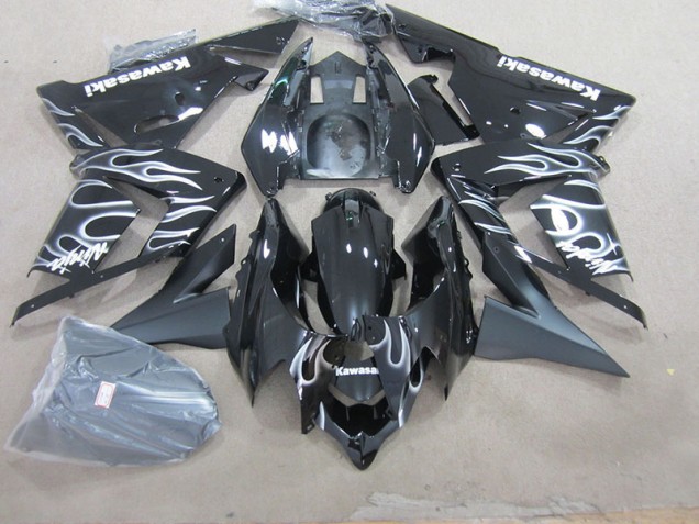 Preto & Branco Chama Carenagem Kawasaki ZX10R 2003-2005 Preto & Branco Chama Carenagem Kawasaki ZX10R 2003-2005